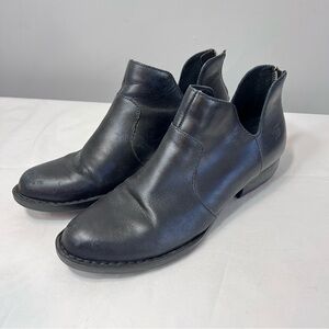 Born black leather Kerri ankle boots size 8